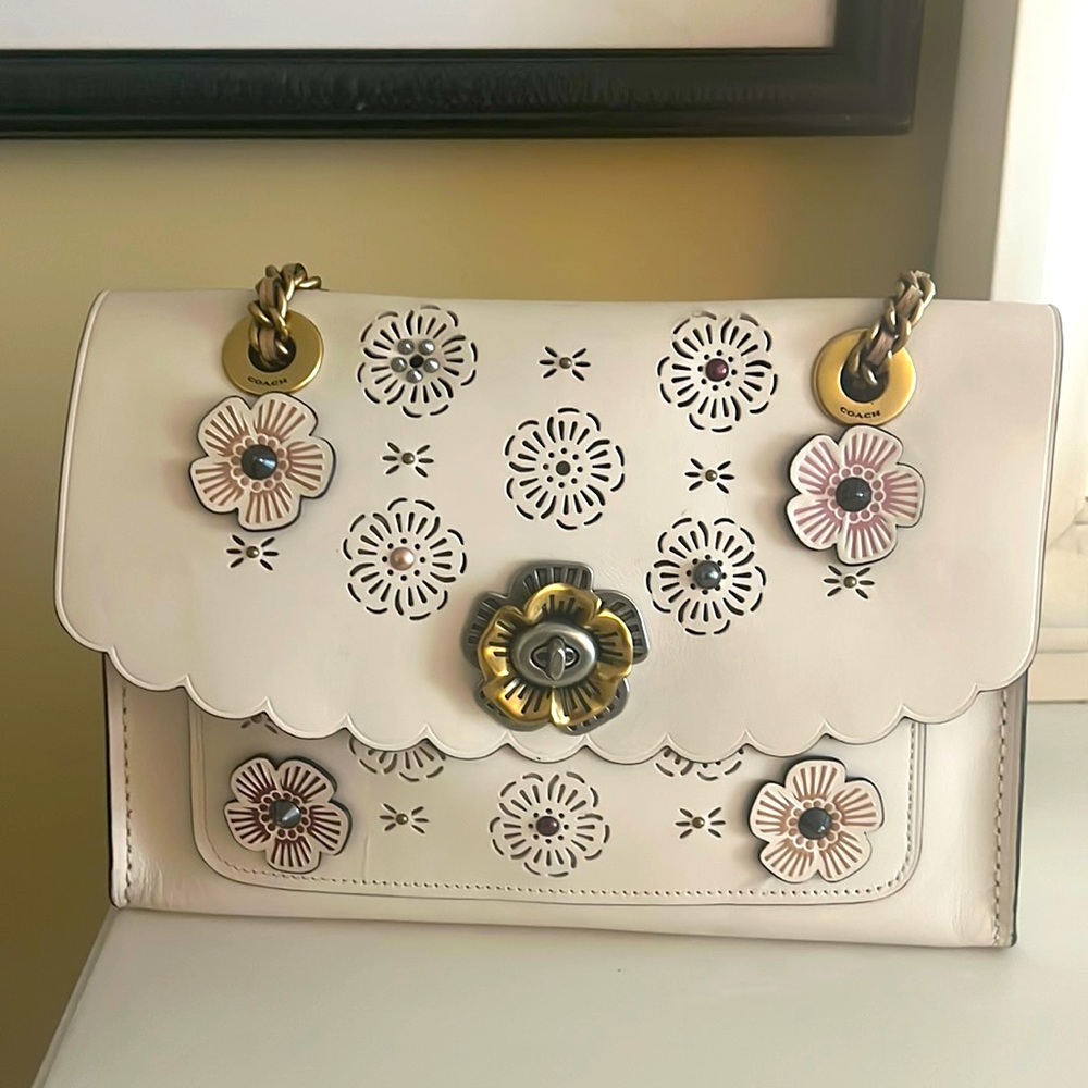 Coach Parker  Tea Rose Cutout in Chalk Smooth LeatherTurnlock smoke free